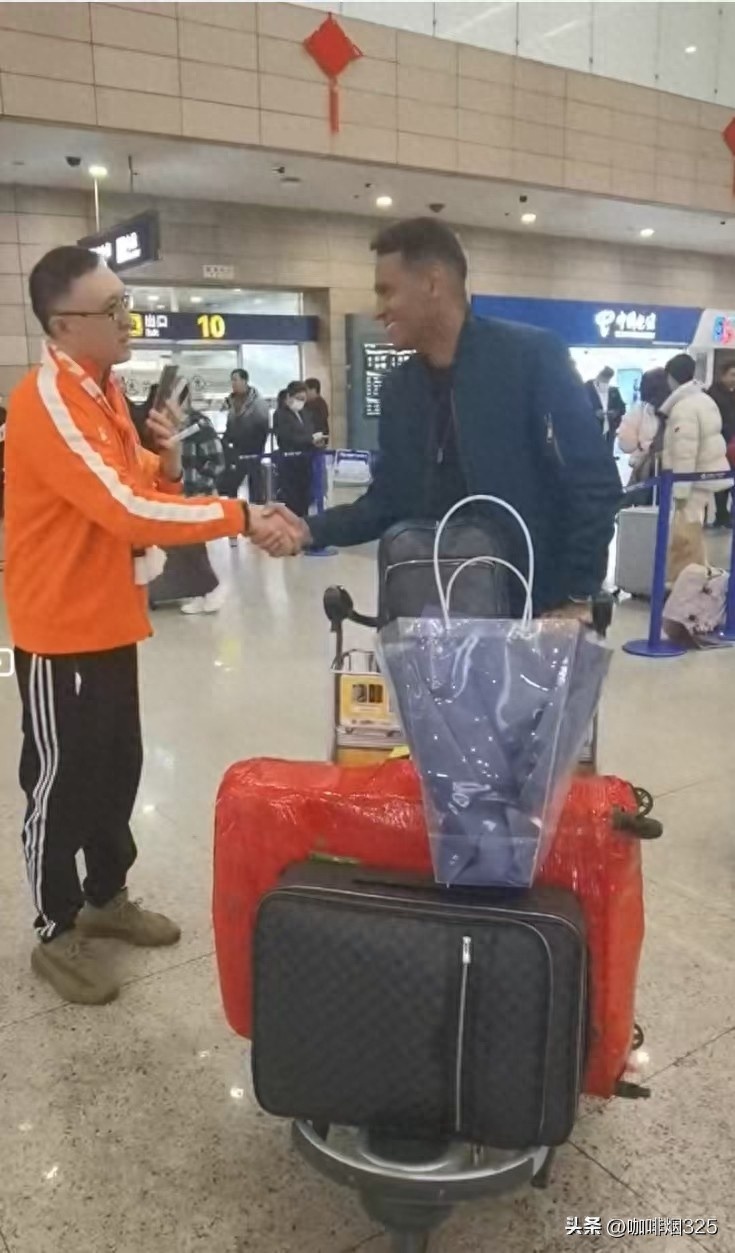  青島日報：前巴西國奧球員奧古斯托與海牛會合，球隊五外援到位