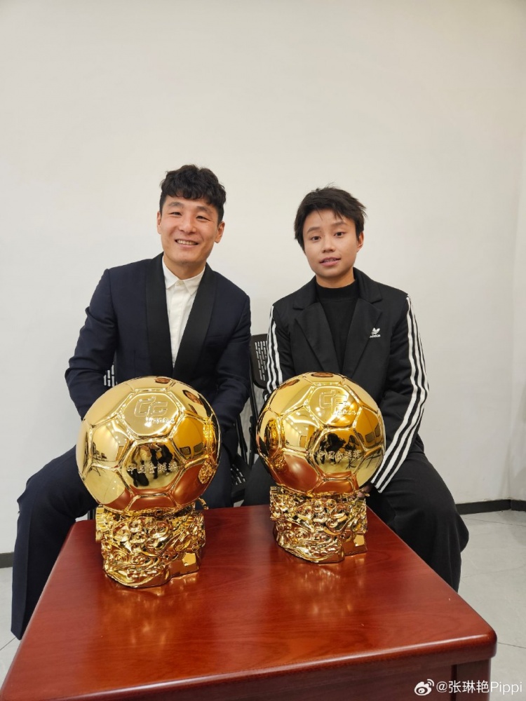  張琳艷社媒曬與武磊合照：感謝、榮幸、幸運(yùn)，祝磊哥早日康復(fù)