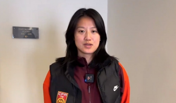  汪琳琳：范迪克是我的偶像和目標(biāo)，希望變成他那樣全面的中后衛(wèi)