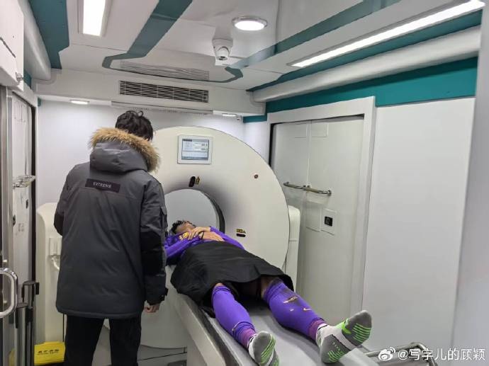  記者：謝維軍初步檢查無大礙，后續(xù)兩天還要注意觀察