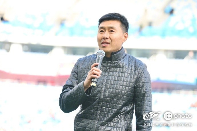  感謝姜寧和劉震理為中國(guó)足球、青島足球、青島海牛做出的貢獻(xiàn)