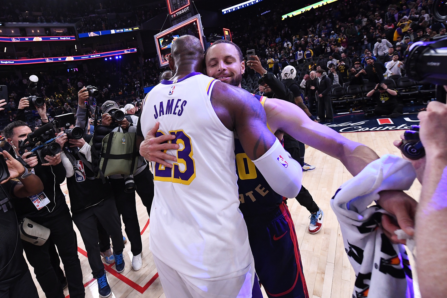  見證傳奇！詹姆斯庫里年滿36歲且同場均砍下35+ NBA歷史首對！